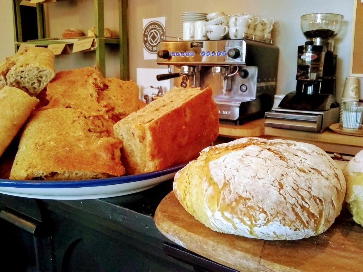 The Bear Bread Bakery B&B, Ensuite Rooms Above The Bakery, Colyton Kültér fotó